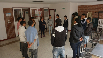 Adolescentes del Externado de Responsabilidad Penal en una actividad de acompañamiento